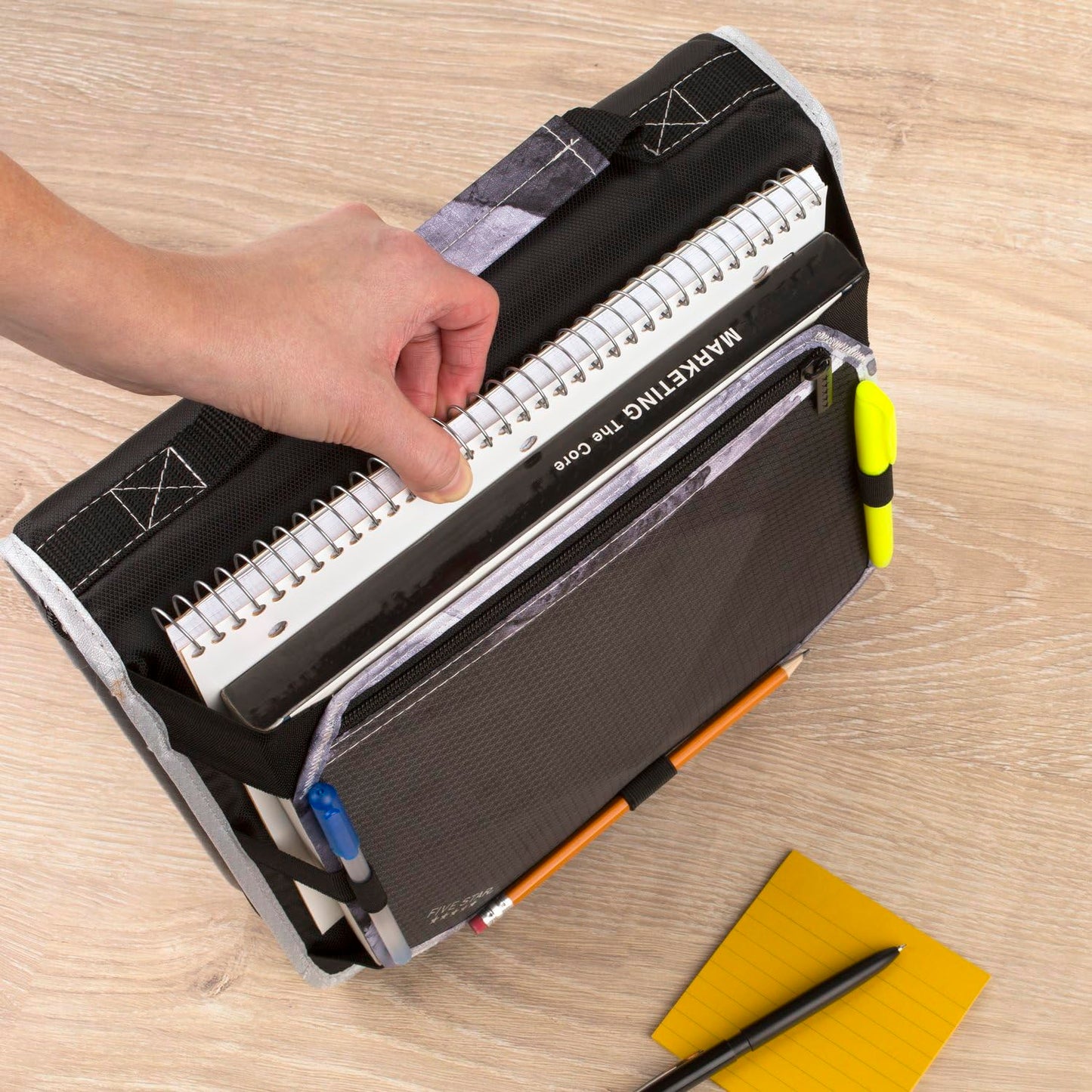 Five Star Zipper Binder, 2 Inch 3-Ring Binder for School, Expansion Panel and Expanding File, 580 Sheet Capacity, Black/Gray (29052IT8)